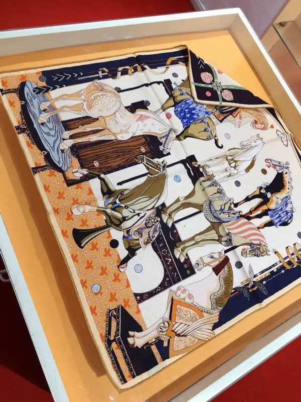 Hermes 70X70cm 70%羊绒30%真丝 E39 (8)